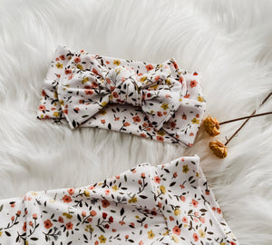 Scattered Floral Bummies in White with Bow Headband