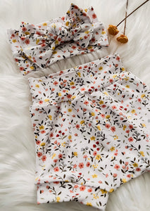 Scattered Floral Bummies in White with Bow Headband