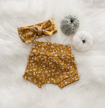 Load image into Gallery viewer, White Ditsy Floral Bummies in Yellow with Bow Headband