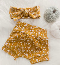 Load image into Gallery viewer, White Ditsy Floral Bummies in Yellow with Bow Headband