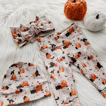 Load image into Gallery viewer, Halloween Cat and Pumpkin Legging, Hat and Headband Bow in Sand