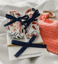 Load image into Gallery viewer, Floral Bunny Shoe, Bow and Knit Lovey Set
