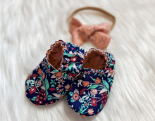 Load image into Gallery viewer, Navy Blue Floral Crib Shoes &amp; Bow Set