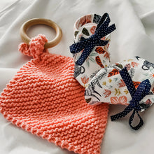 Load image into Gallery viewer, Floral Bunny Shoe, Bow and Knit Lovey Set